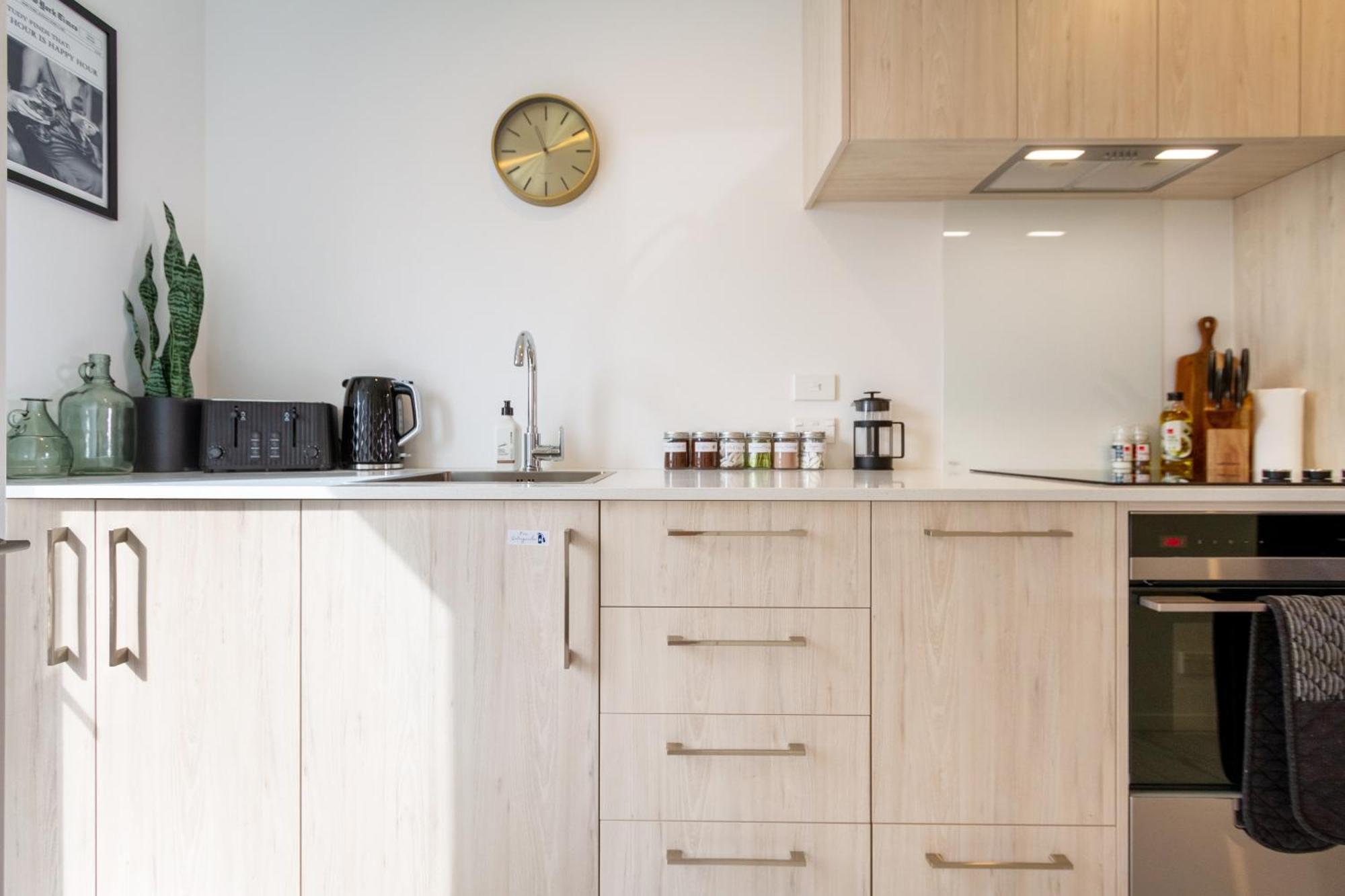 Prime Locale: Studio With Balcony Christchurch Zewnętrze zdjęcie